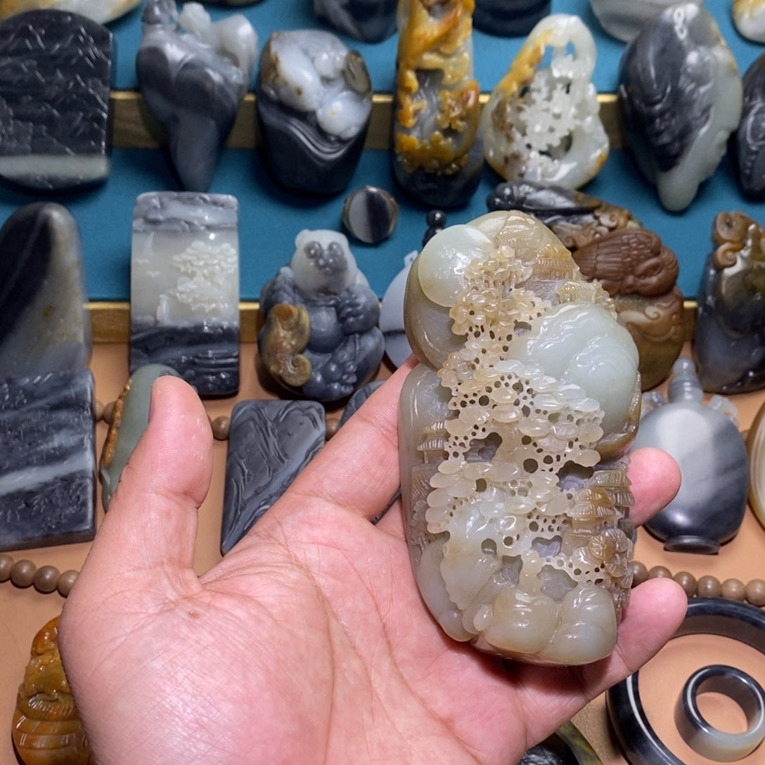 未镶嵌和田玉摆件