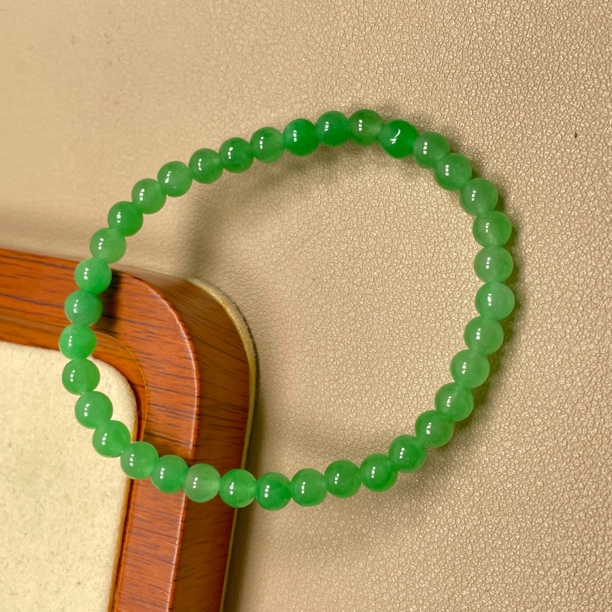 卡5mm左右-天然缅料A货翠绿手串