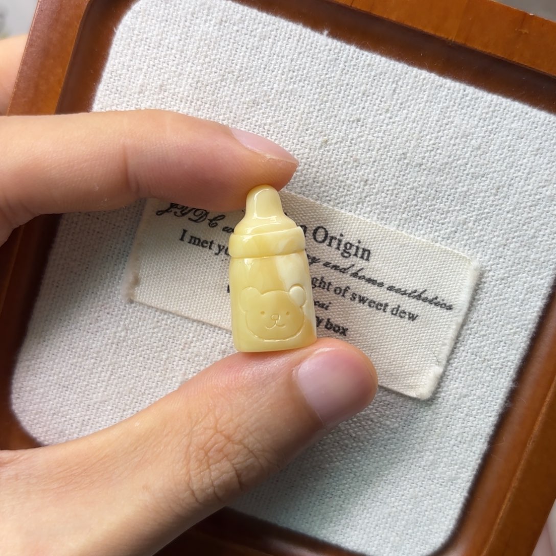未镶嵌琥珀裸石小熊奶瓶