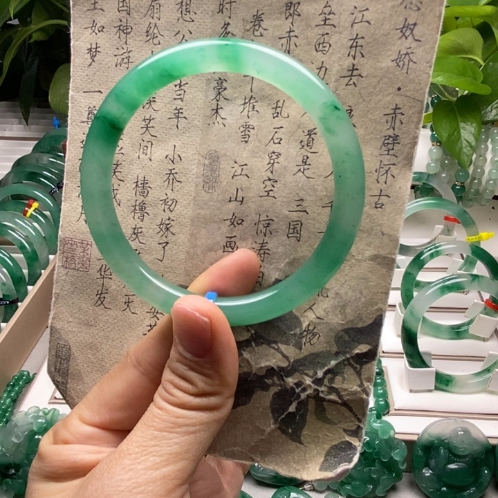 石英质玉未镶嵌手镯