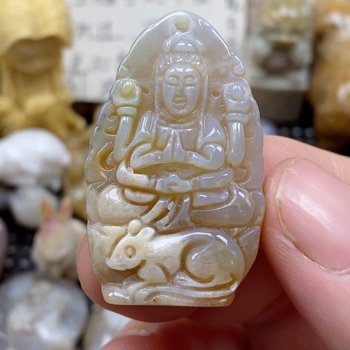 颈饰未镶嵌硅化珊瑚（珊瑚玉）有瑕 小