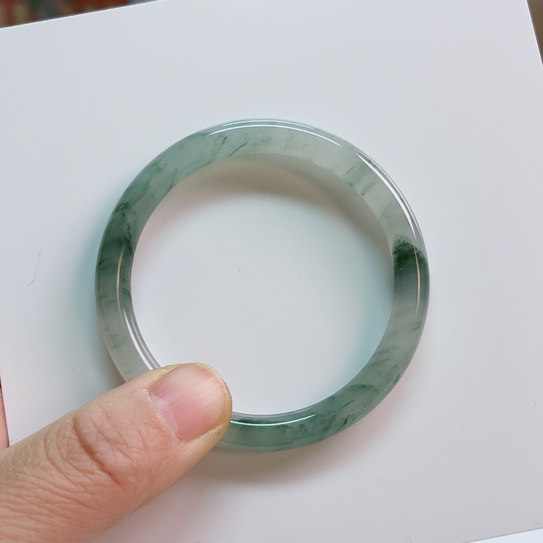 石英质玉手镯未镶嵌好***猫