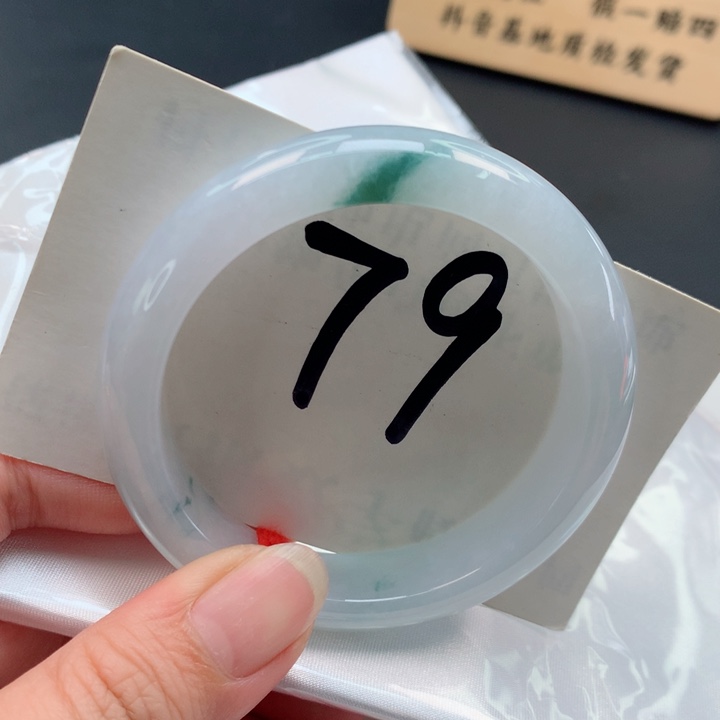 翡翠手镯未镶嵌正