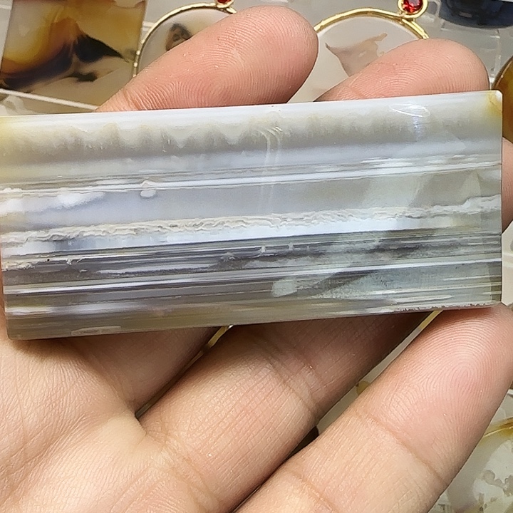 伊***5玛瑙/玉髓未镶嵌珠宝奇石