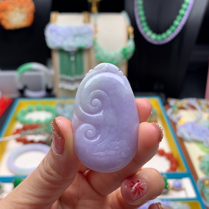 翡翠颈饰未镶嵌紫翡如意