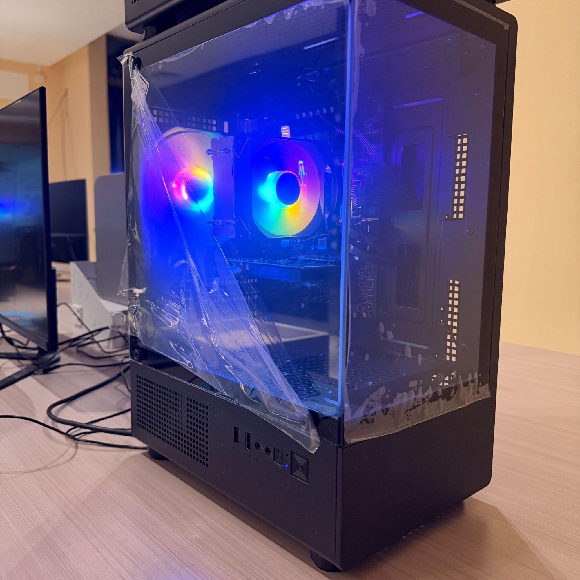  95新 Intel/英特尔 顶配8核/独显/16g/620g透明机箱 二手