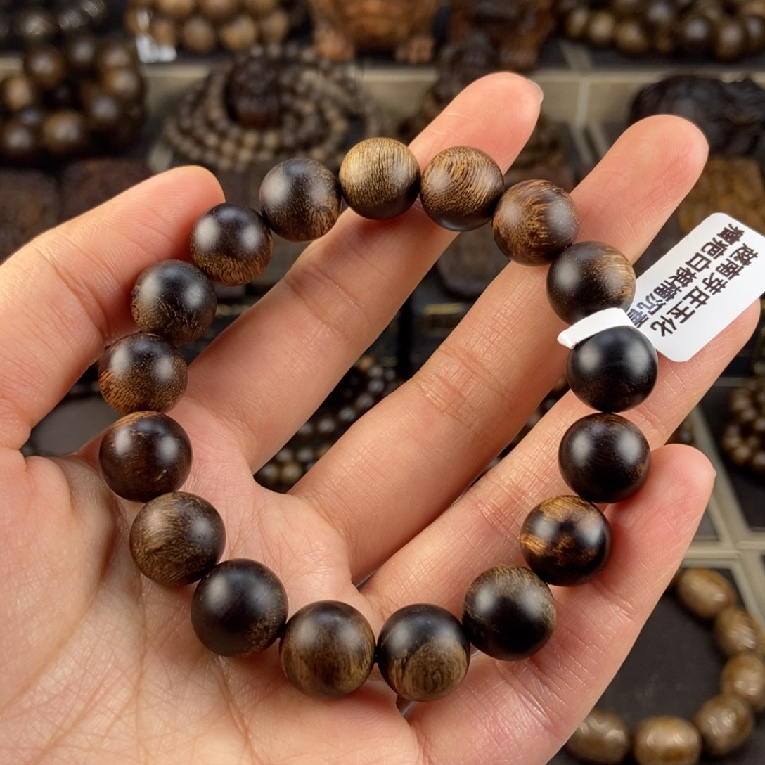 沉香手串二***下越南芽庄白棋楠玉化留疤