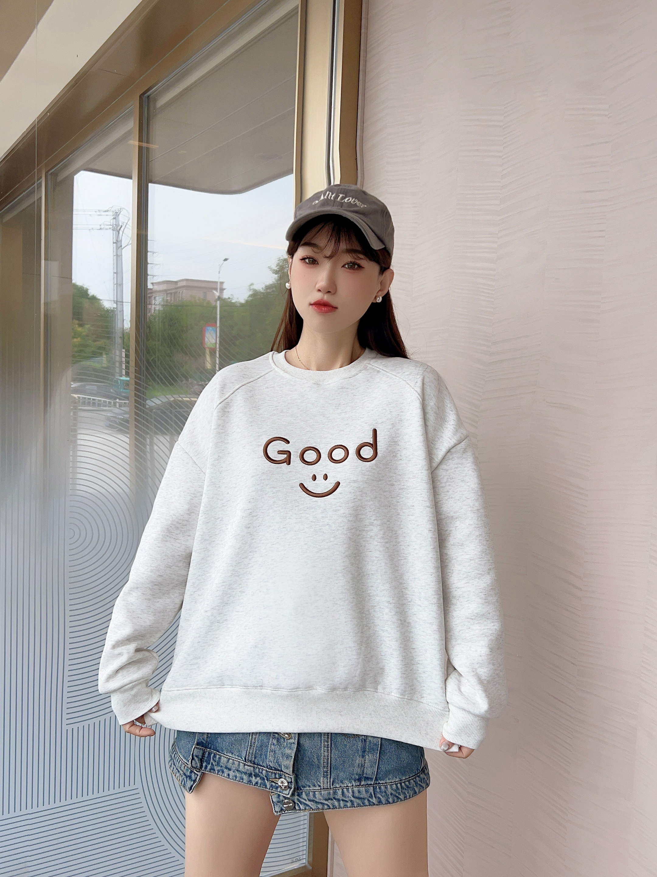 女装休闲圆领卫衣2025秋冬加绒款上衣简约字母印花衣服女款衣服潮