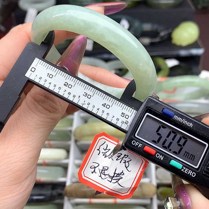 蛇纹石玉手镯未镶嵌916