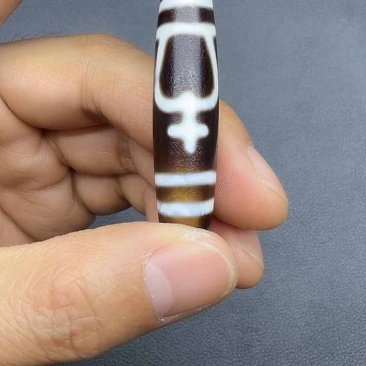 玛瑙/玉髓散珠宝瓶吊坠