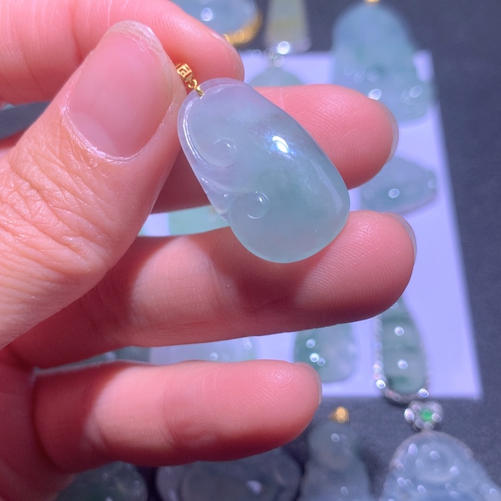 翡翠颈饰18K金镶嵌昕**然翡翠