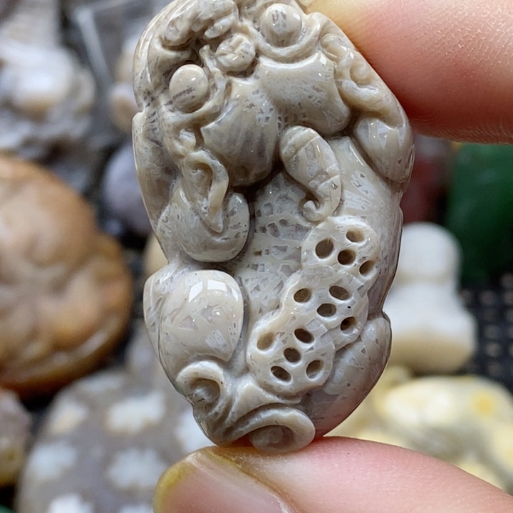 硅化珊瑚（珊瑚玉）颈饰未镶嵌特价