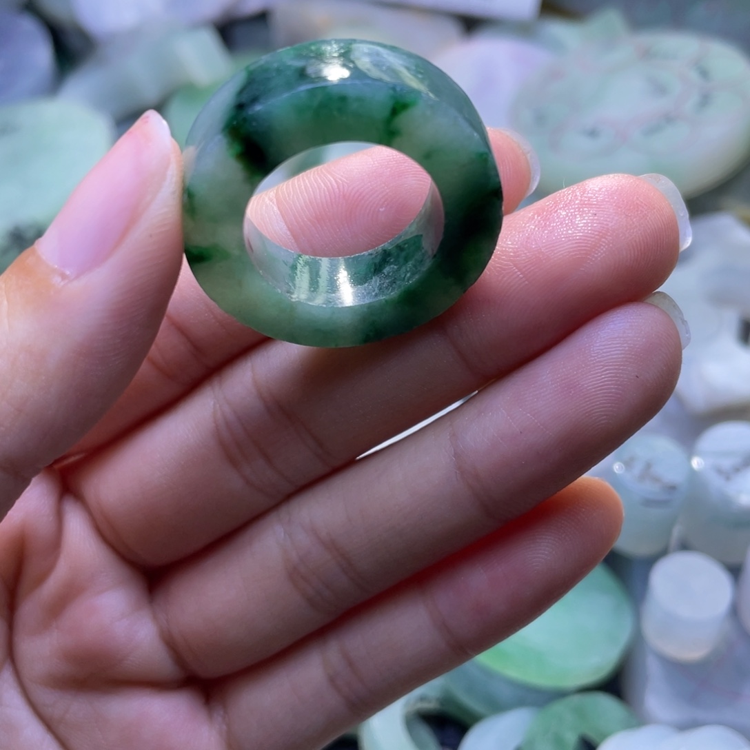 定制翡翠未镶嵌飘花戒指17*30圈