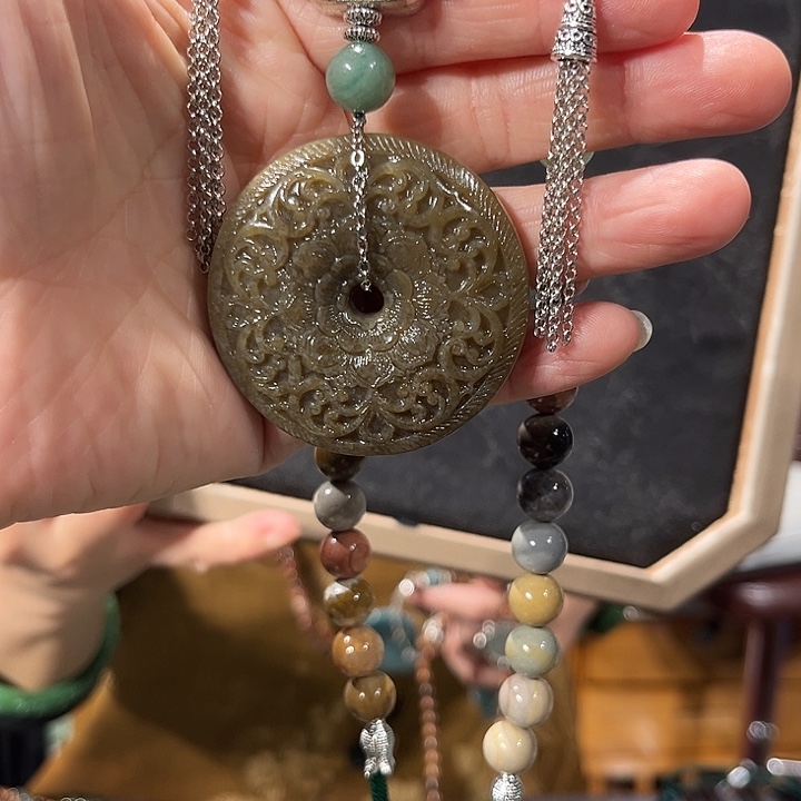 颈饰未镶嵌和田玉