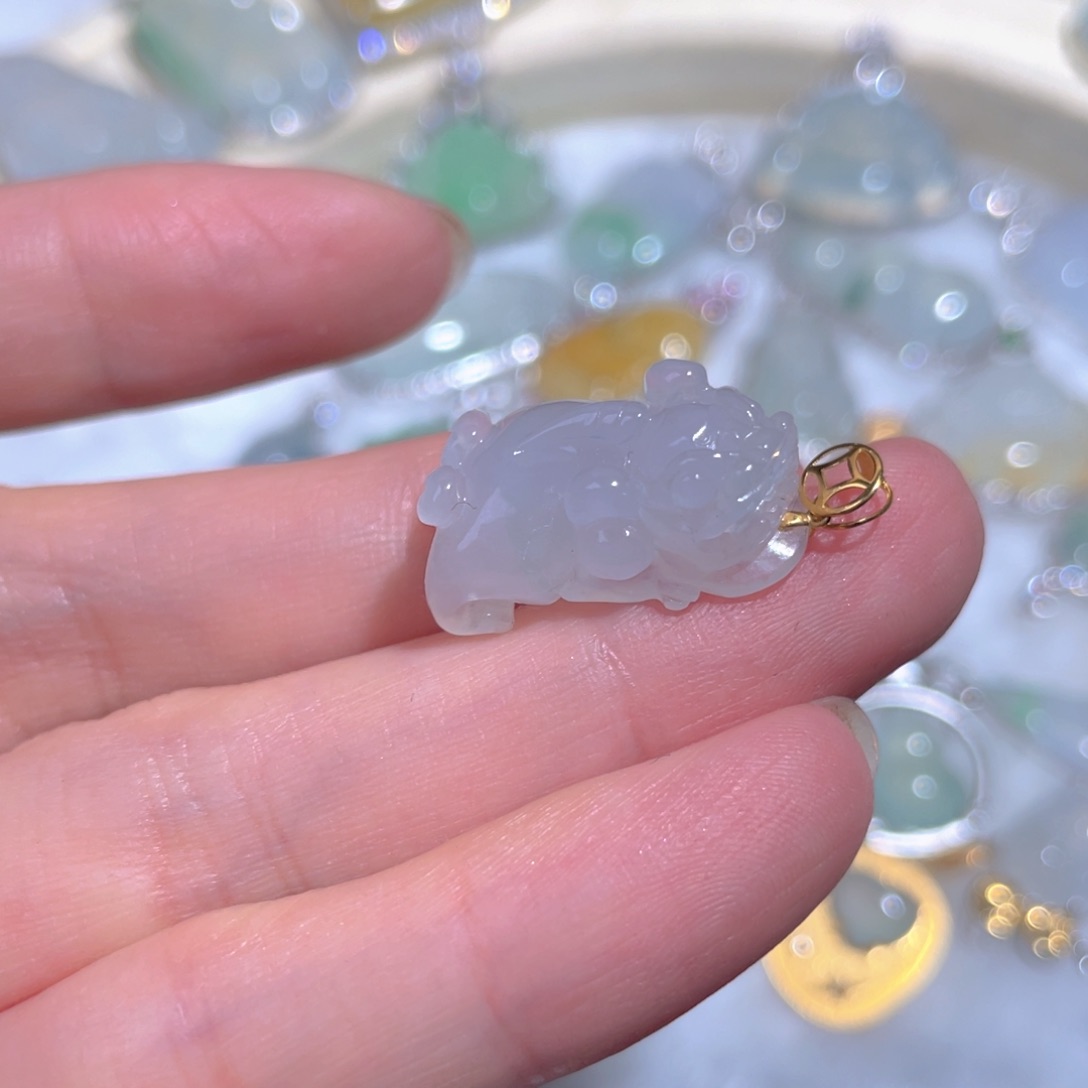 翡翠颈饰18K金镶嵌翡翠