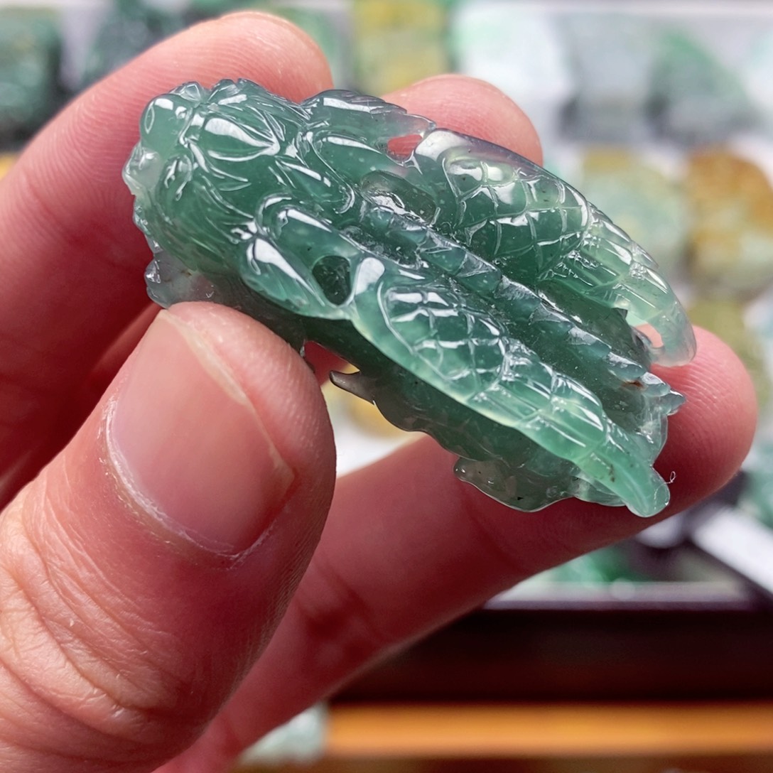 翡翠颈饰未镶嵌翡翠