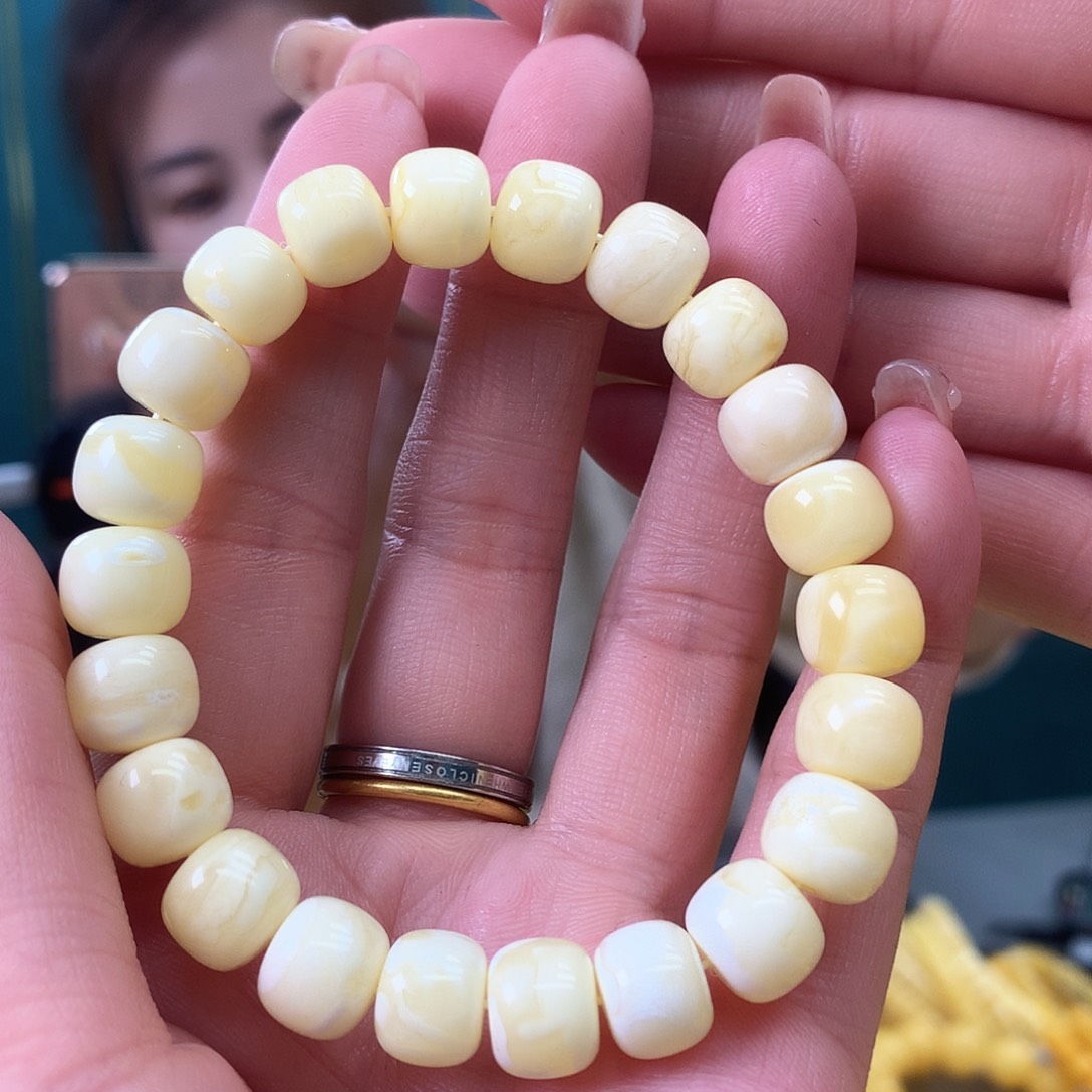 蜜蜡珠宝奇石未镶嵌