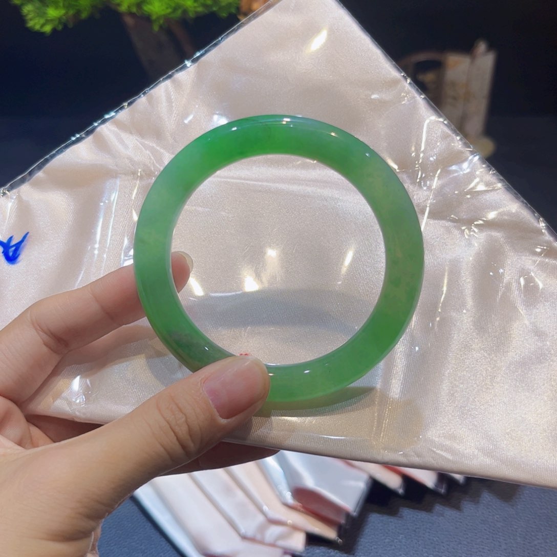未镶嵌手镯翡翠56
