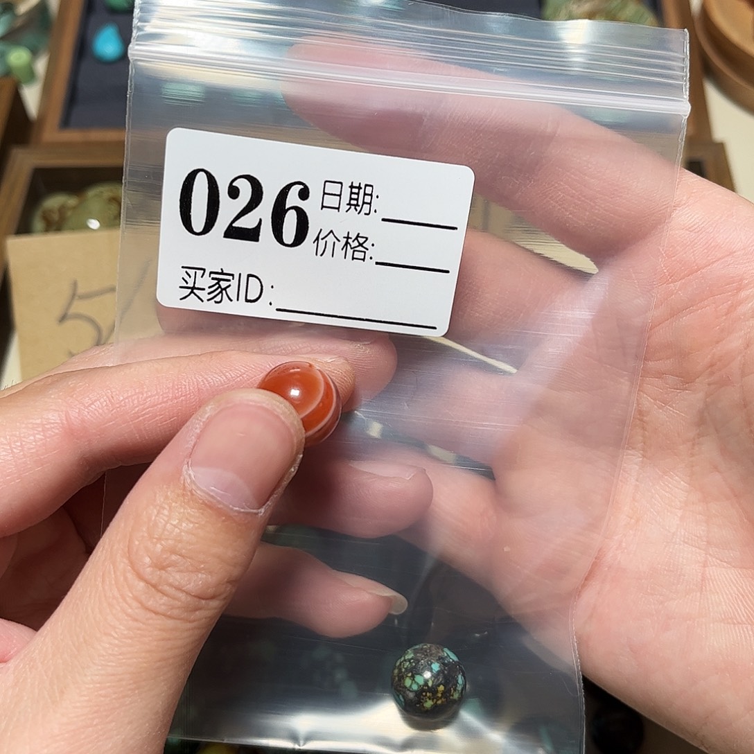 桥****南红玛瑙未镶嵌珠宝奇石