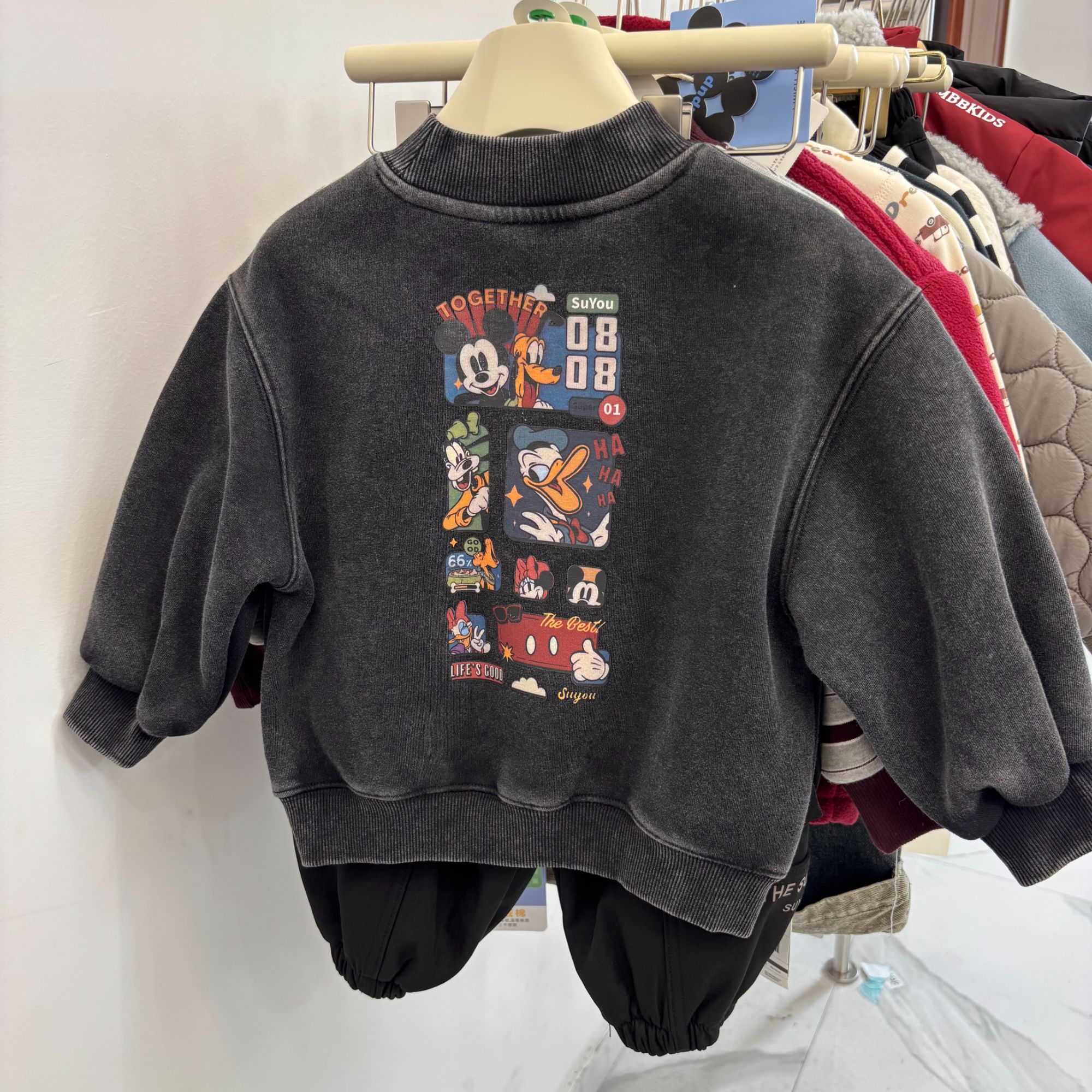 卡通风纯色秋冬休闲风套头卫衣卡通卫衣童装男童加绒