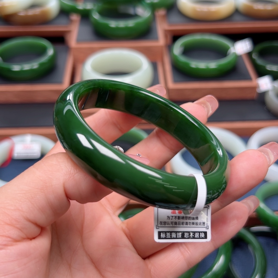 未镶嵌手镯和田玉（碧玉）