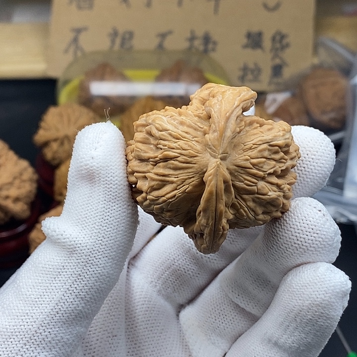 o***哥吊坠文玩核桃瑕疵不退不换