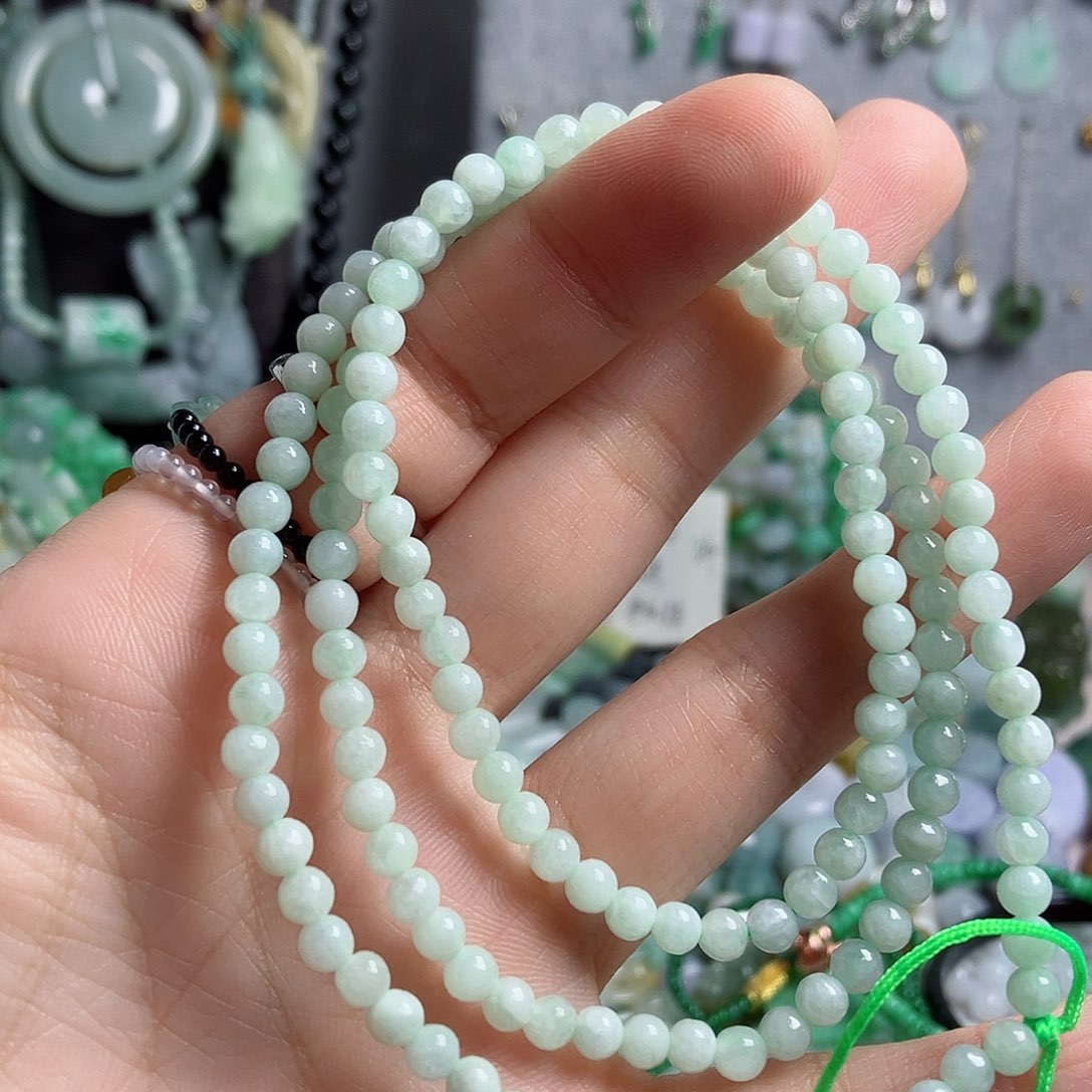 翡翠颈饰未镶嵌项链