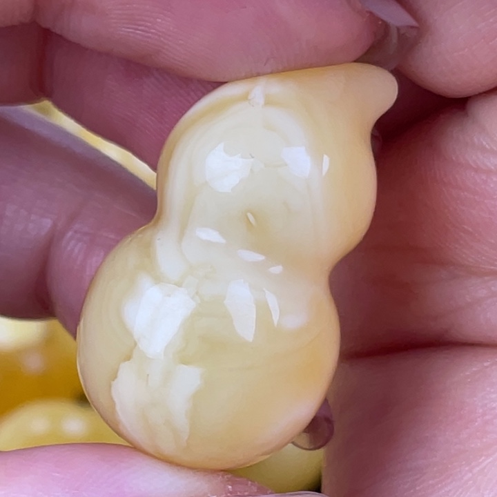 蜜蜡未镶嵌裸石268