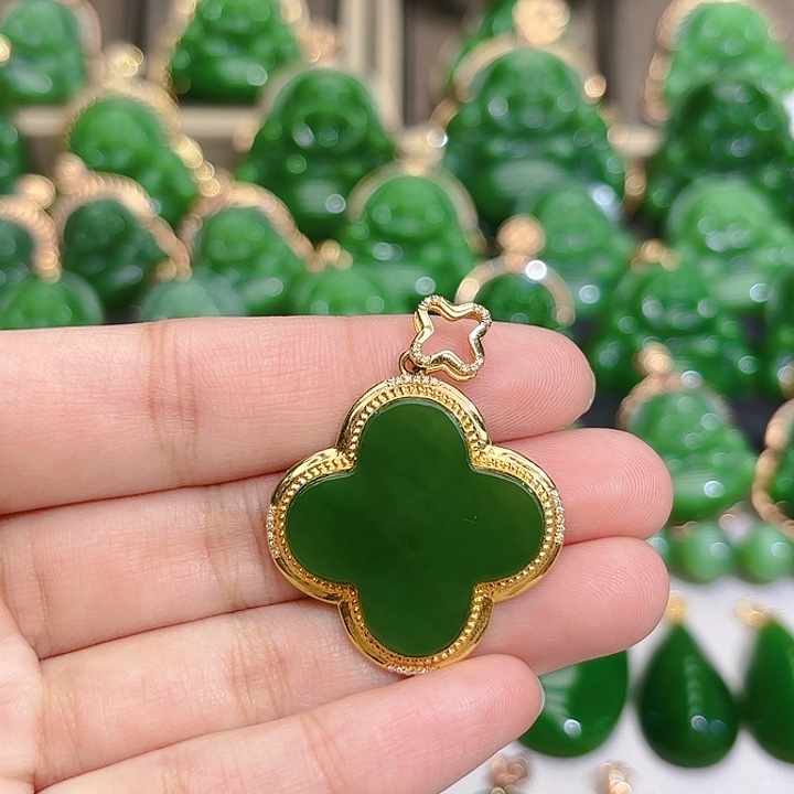 和田玉（碧玉）颈饰18K金镶嵌