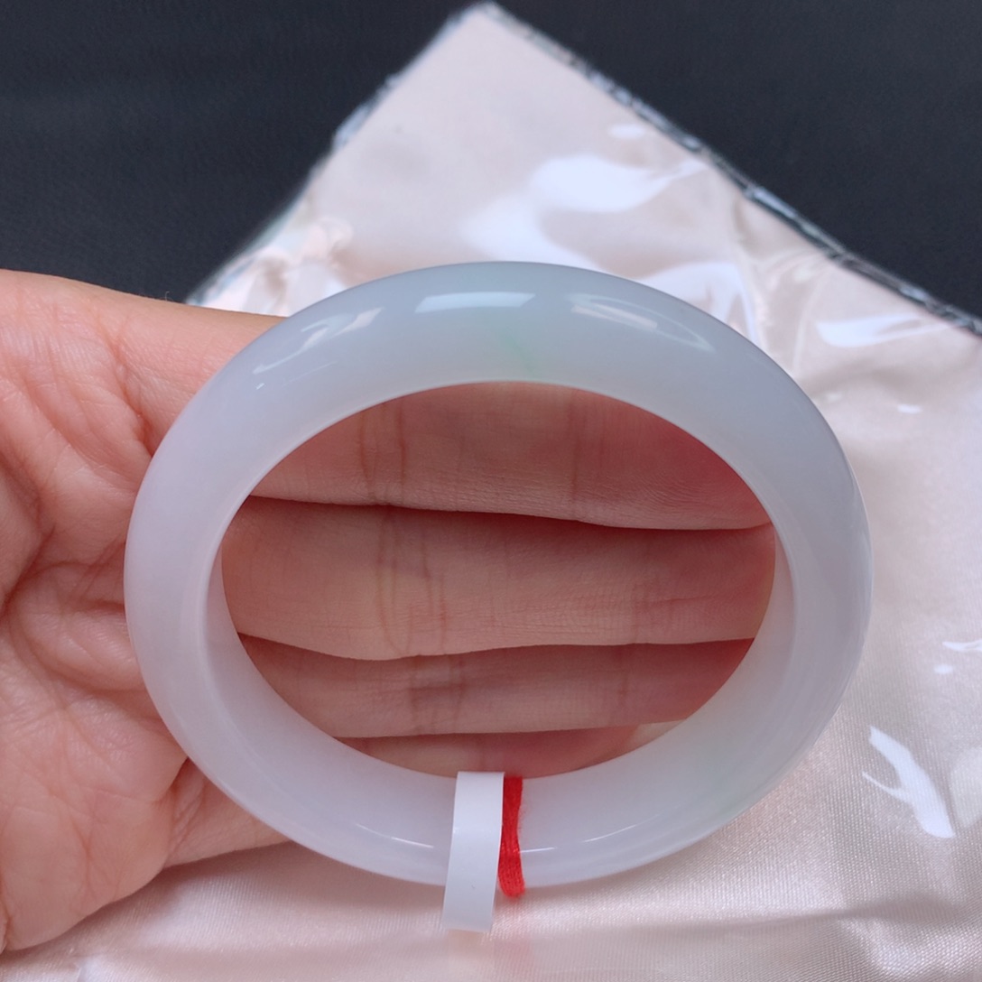 翡翠手镯未镶嵌天然