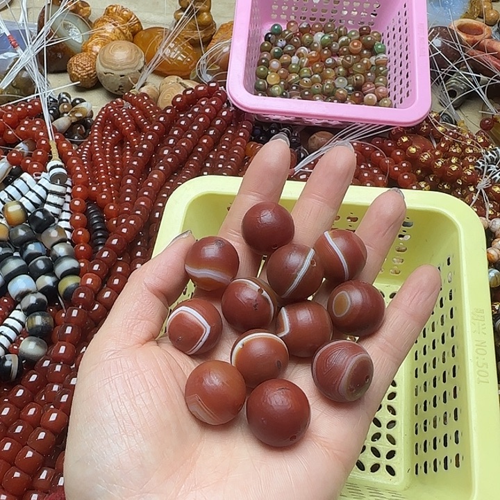 Z***二玛瑙/玉髓未镶嵌珠宝半成品8