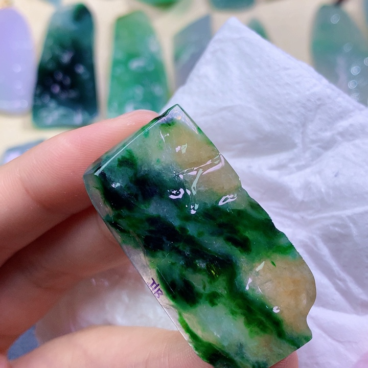 翡翠未镶嵌吊坠(不含链) 1985