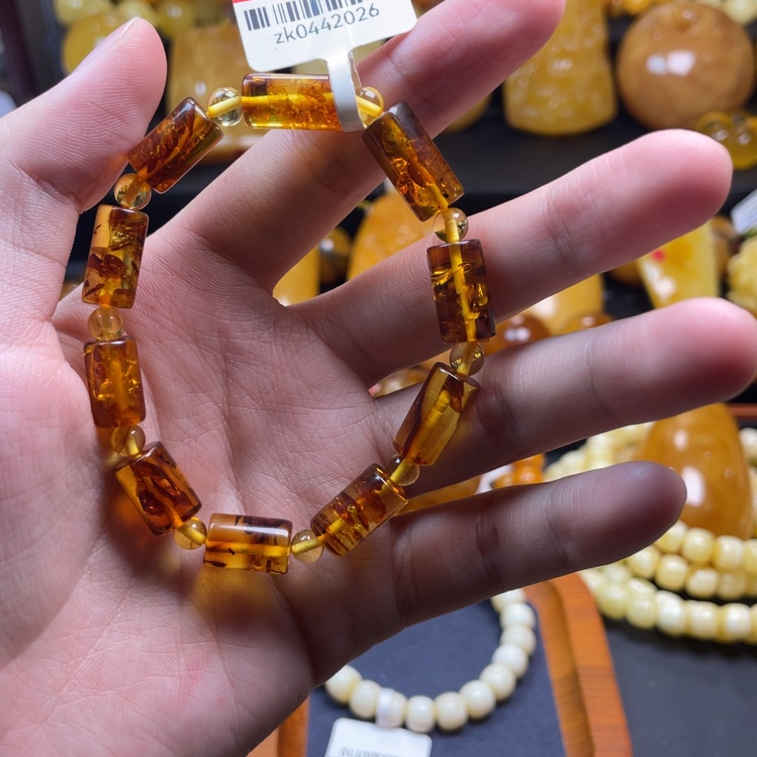 未镶嵌琥珀珠宝奇石