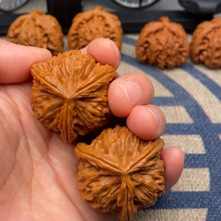 吊坠文玩核桃少**吧三棱