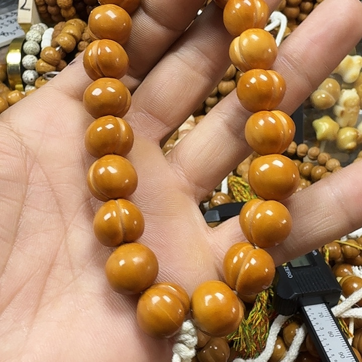 猴头核桃手串微瑕屁桃