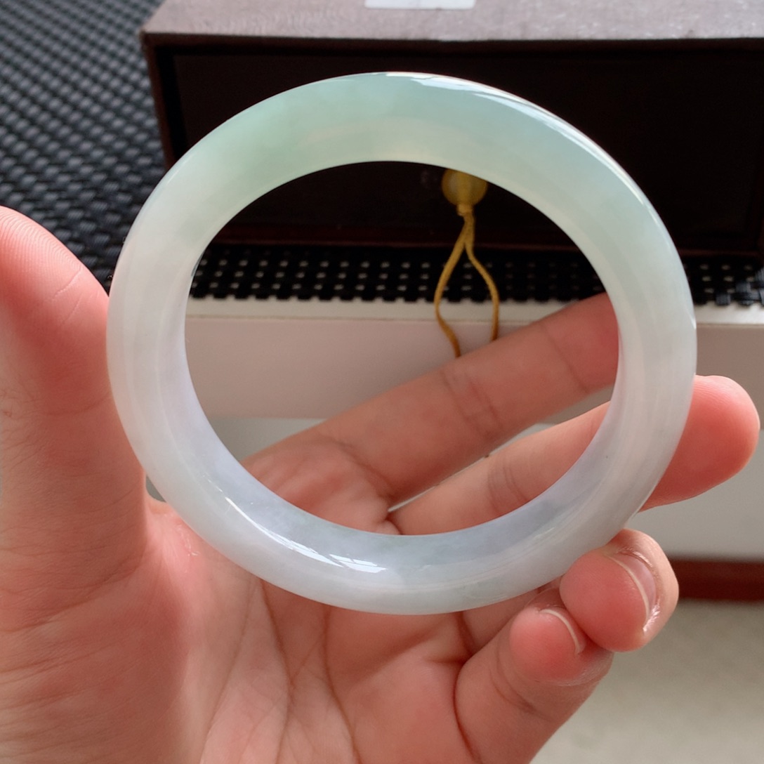 翡翠未镶嵌手镯J****喵57.7-12.2-9.2圈口