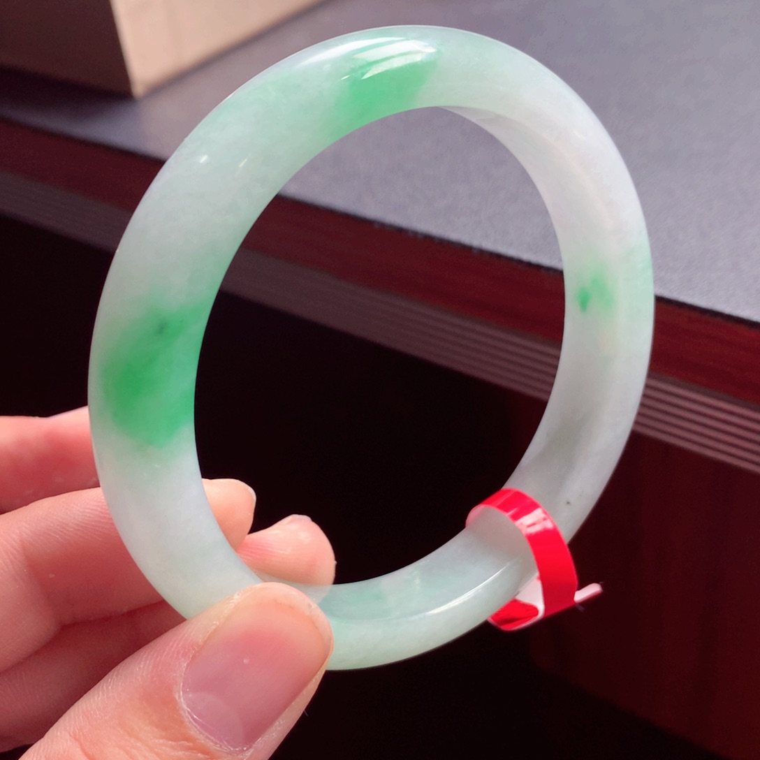 翡翠手镯未镶嵌缅甸翡翠