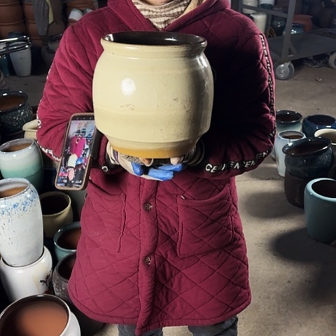 口19高20瑕疵盆子。