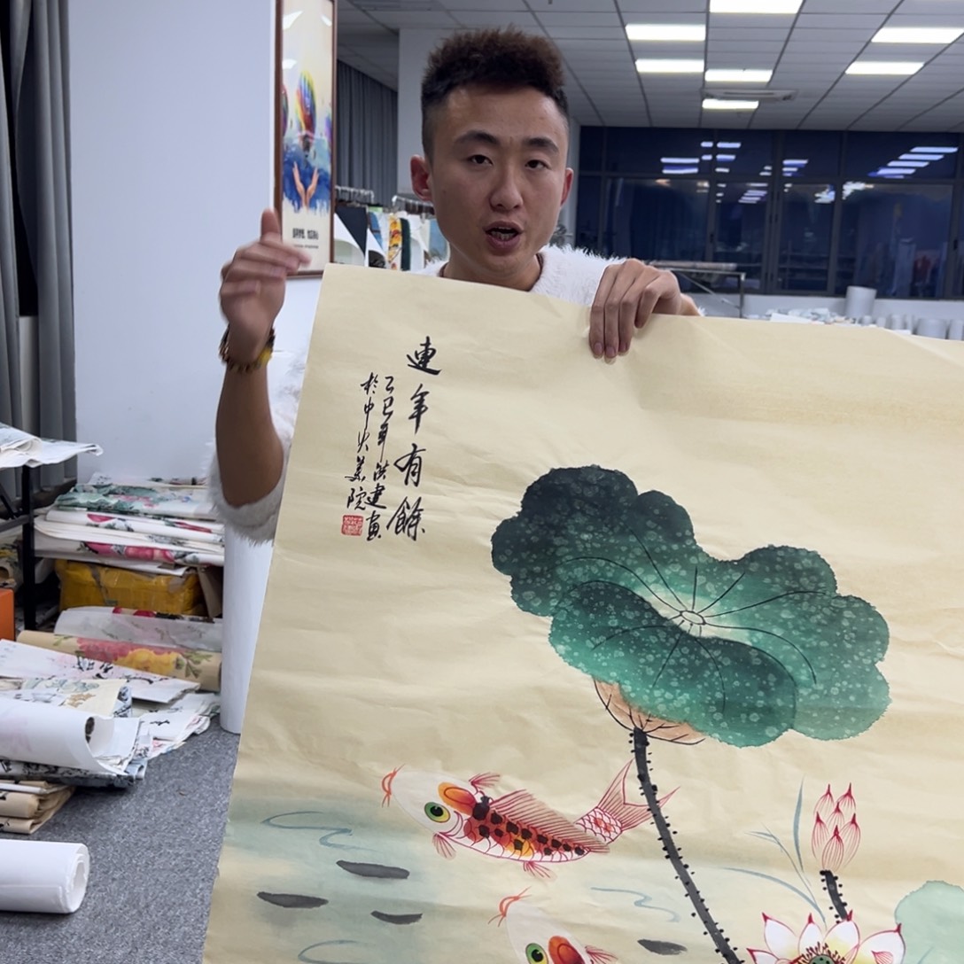 国画卖字画的小男孩