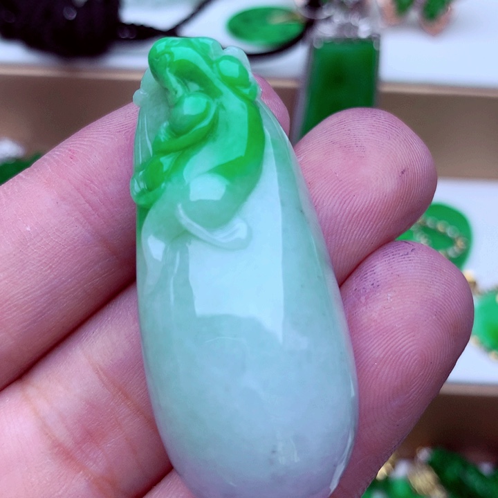 翡翠未镶嵌吊坠(不含链)