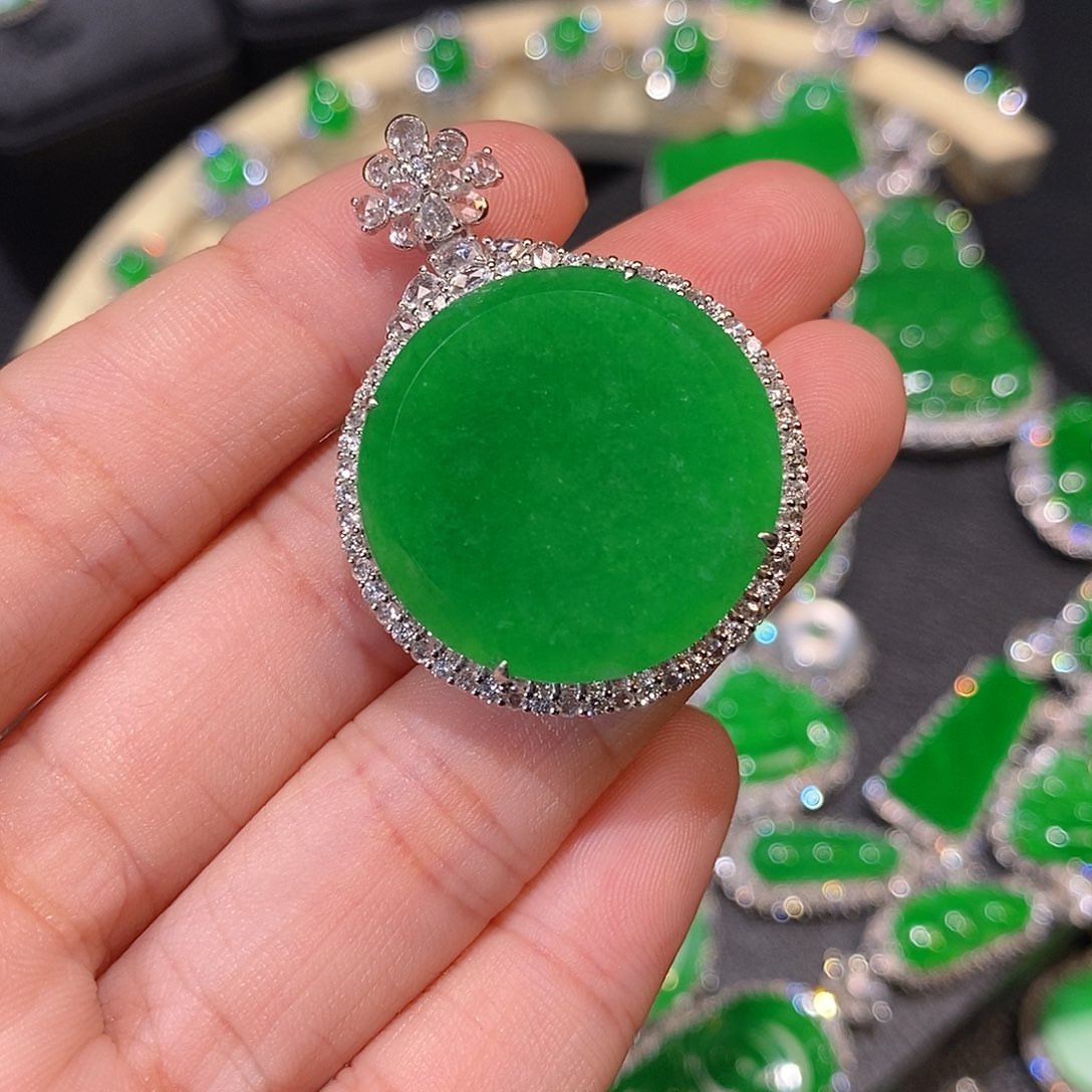 翡翠18K金镶嵌吊坠(不含链)