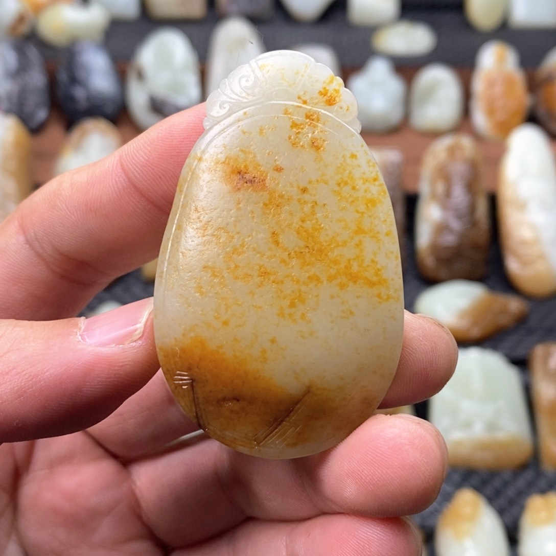 和田玉颈饰未镶嵌