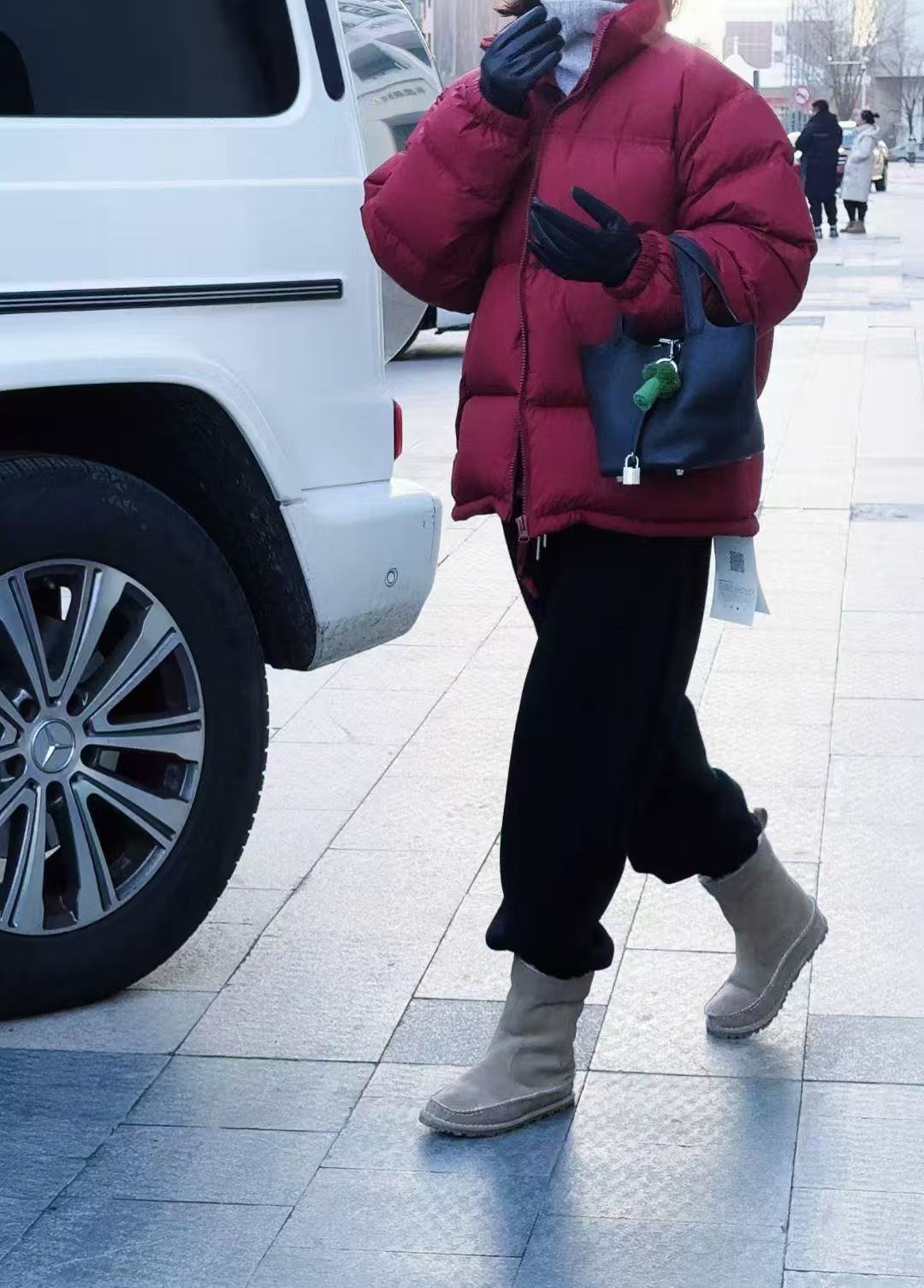 XIAO笑家出片鹅绒服