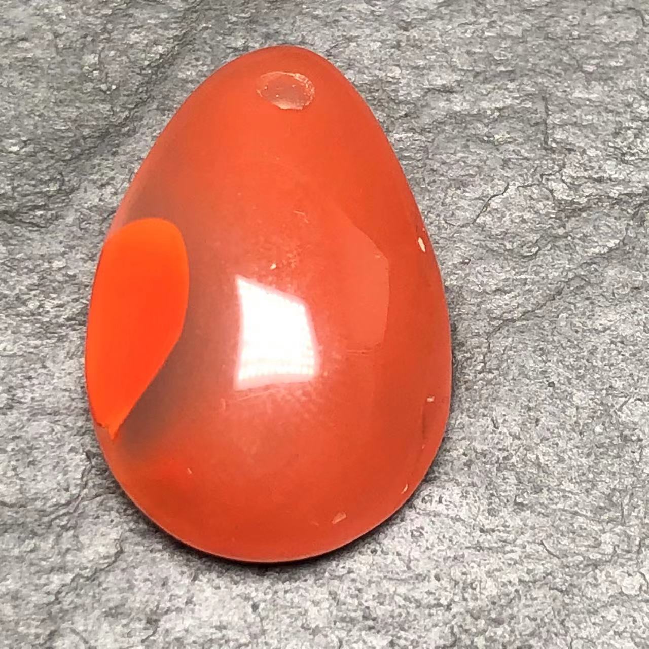 天然原矿南红吊坠，长24宽16厚7毫米