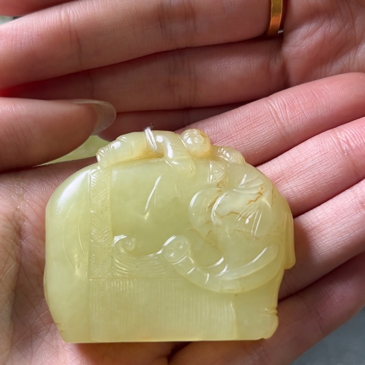 和田玉把件未镶嵌双**林