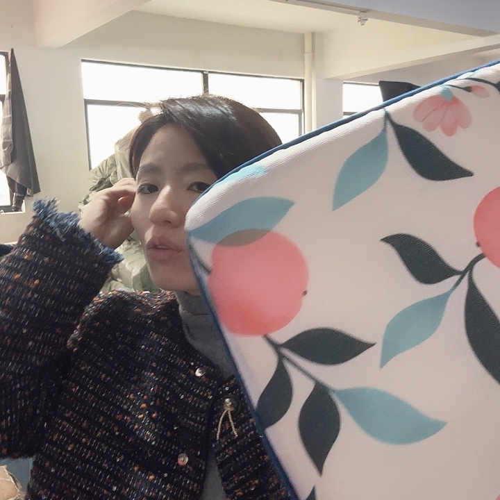 PU多色花花记忆棉坐垫发2个