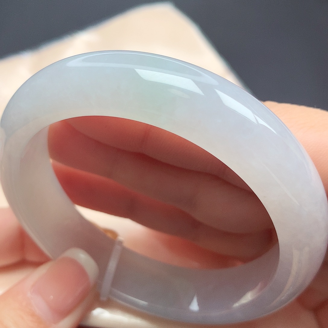 翡翠手镯未镶嵌10n n n n n n n n