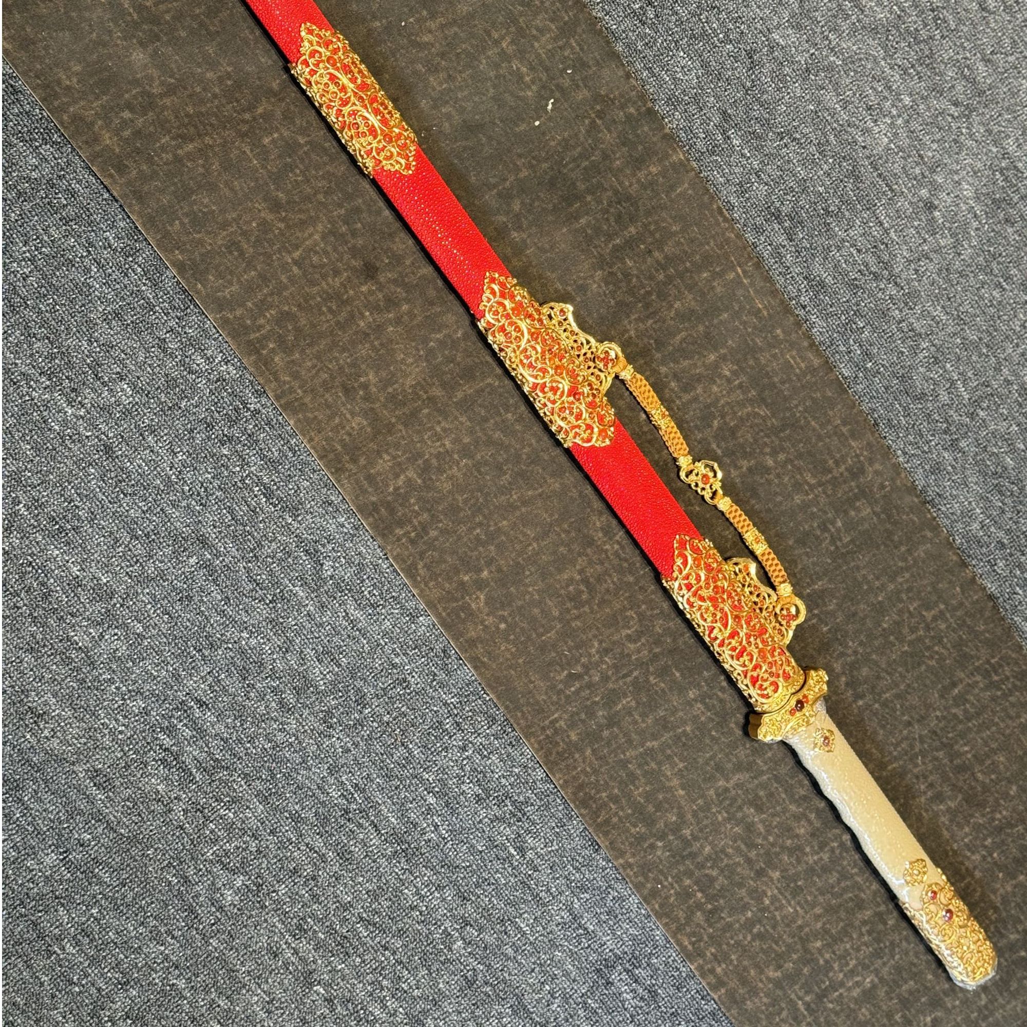 金银鈿装唐大刀/周强作品未开刃