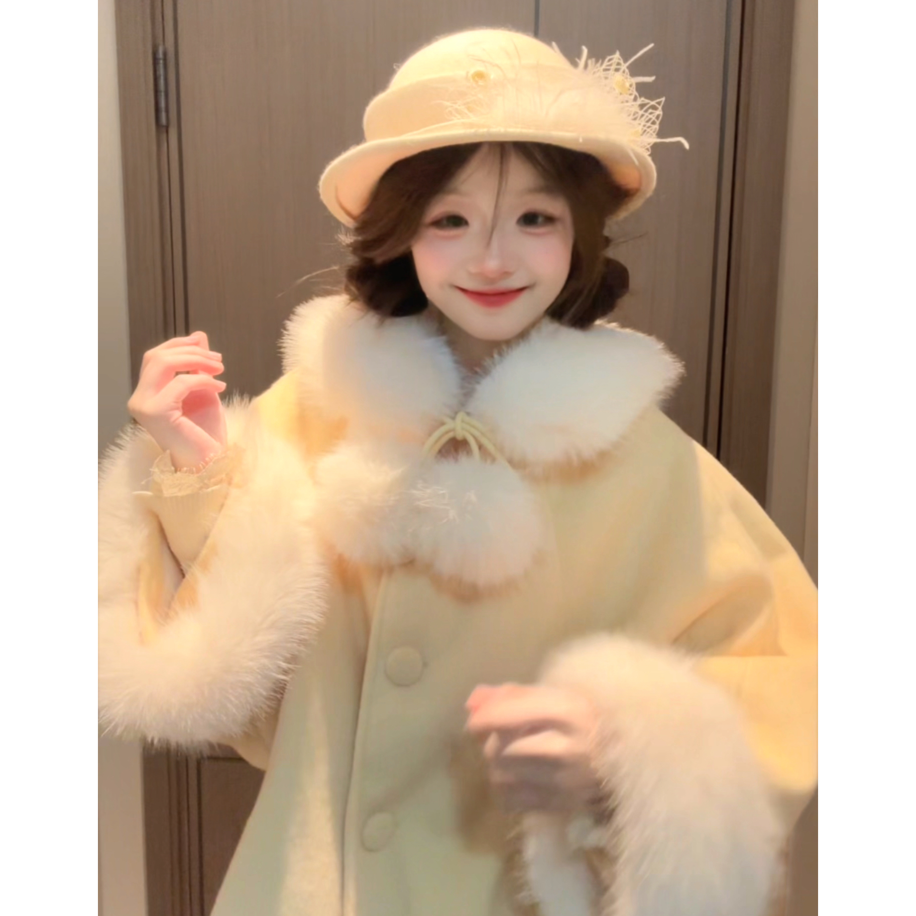 【洢尚丽】雪屿千金 斗蓬式羊绒大衣内里夹棉千金风外套毛领3510