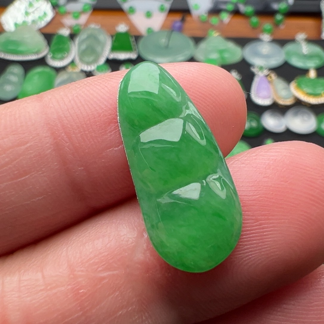 翡翠颈饰未镶嵌豆子22.6